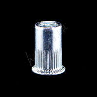 CCS-M4-ST Гаечная заклепка M4 потайной бурт оцинкованная сталь контрастный фон